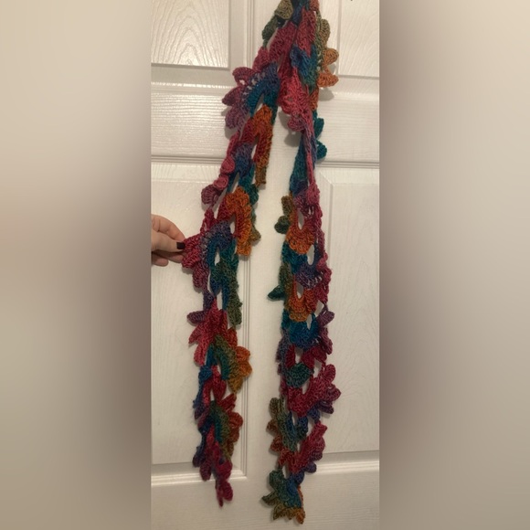 Hand made scarf and mitt set - Picture 4 of 5